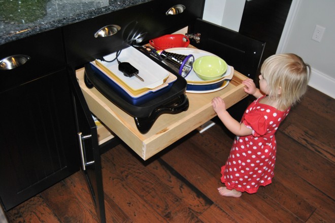 Minnie in the kitchen